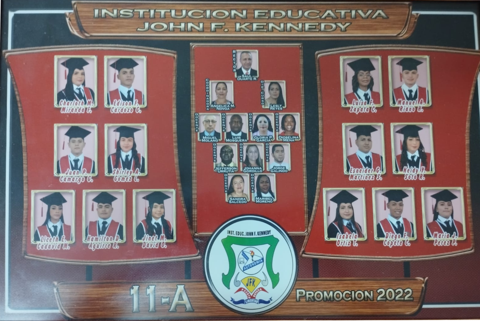 Mosaico promoción de estudiantes 2022-11A